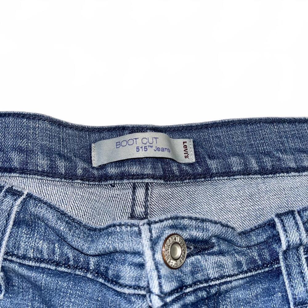 Levi's Bootcut 515 Jeans Classic Blue Denim Light Wash Woman’s Size 12 S/C - Picture 7 of 8